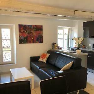Appartement à Deux Pas Du Palais Des Festivals , Deux Pièces Dans Le Bas Du Quartier Historique Du Suquet à, Cannes