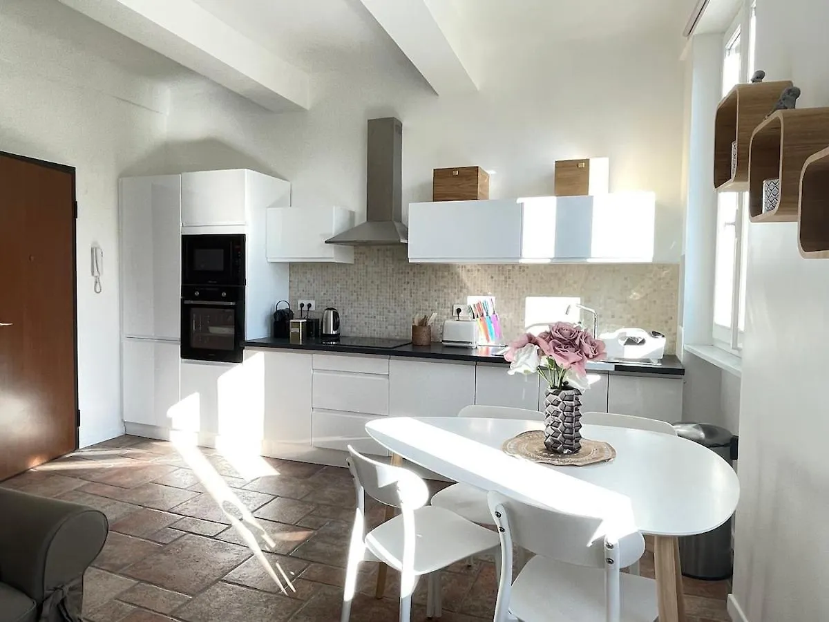 Cannes Suquet Spacieux Studio Apartment